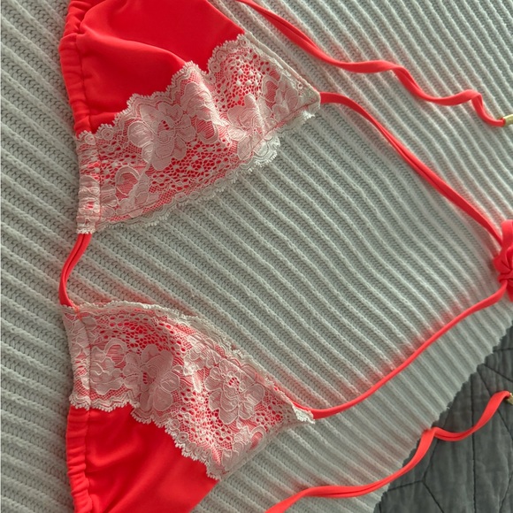 Beach bunny bathing suit - Picture 3 of 4